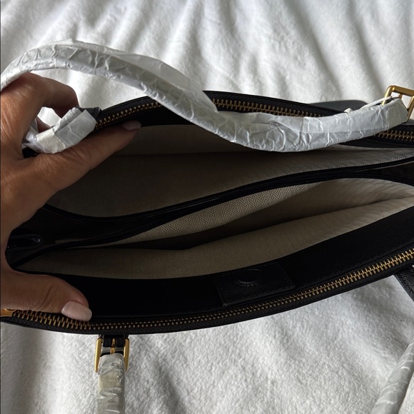 Tory Burch Elegant Black Tote/Work Bag - Picture 4 of 8